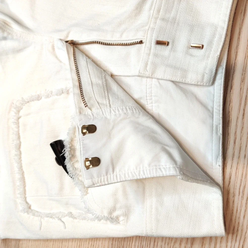 Derek Lam 10 Crosby Womens Horn-Toggle Shorts Size 6 White High Rise Frayed 3" - Picture 11 of 16